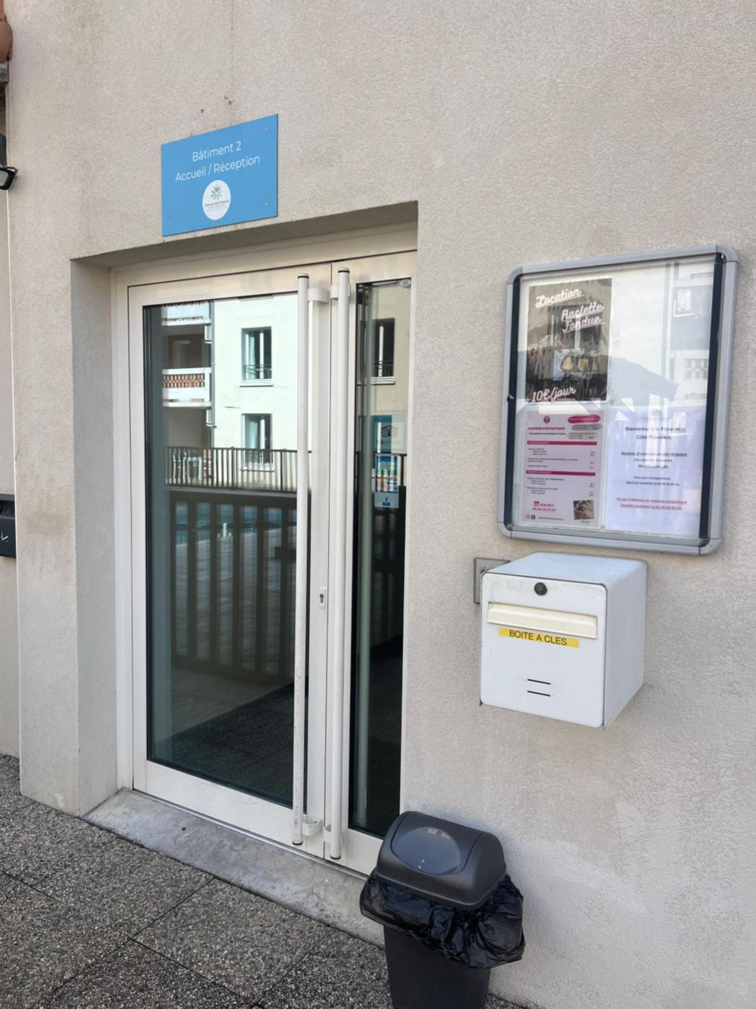 Terres De France - Residence Cote Provence Gréoux-les-Bains Εξωτερικό φωτογραφία